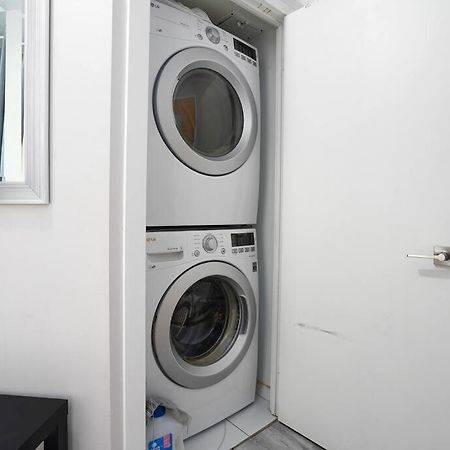 טורונטו 1504 Brand New Best Location 1Br Den With Amazing View מראה חיצוני תמונה
