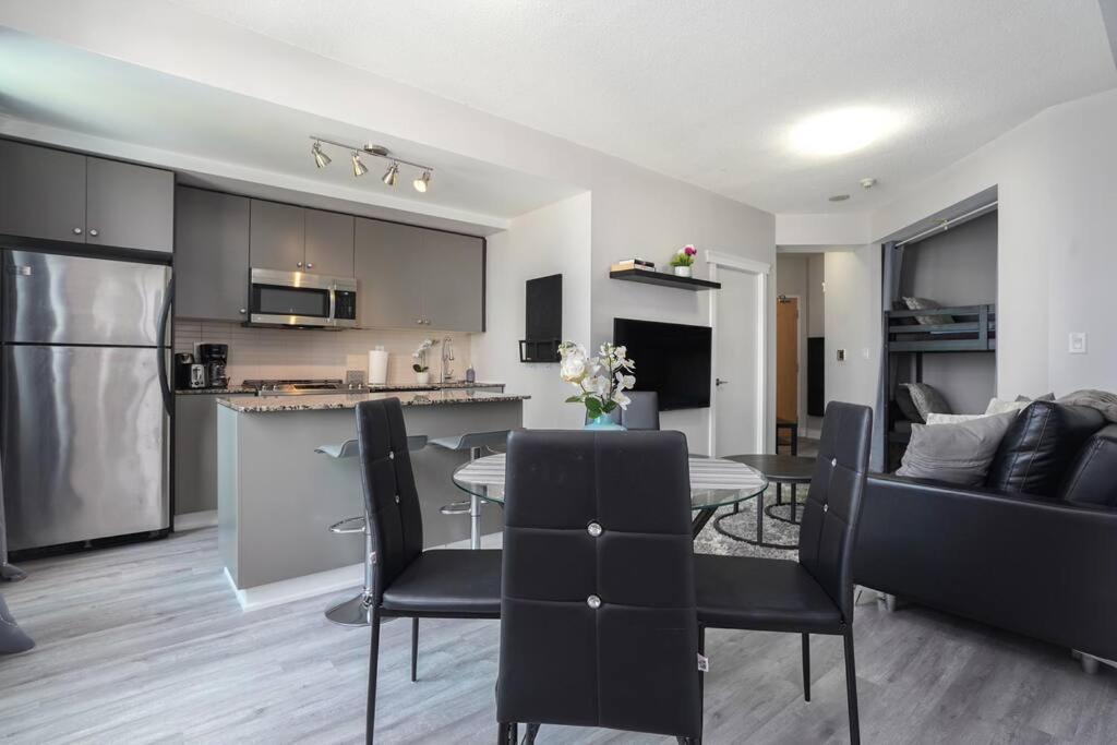 טורונטו 1504 Brand New Best Location 1Br Den With Amazing View מראה חיצוני תמונה